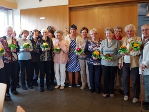 Blümchen für unsere Seniorinnen